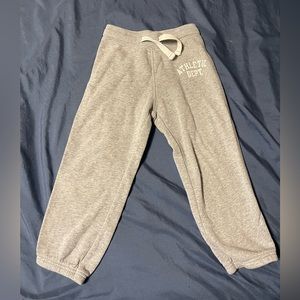 Toddler’s Gray sweatpants Carter’s with drawstrings